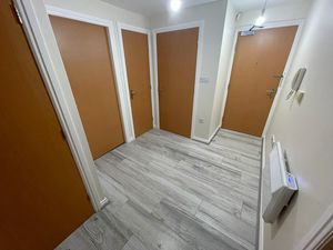 Grosvenor Wharf Road